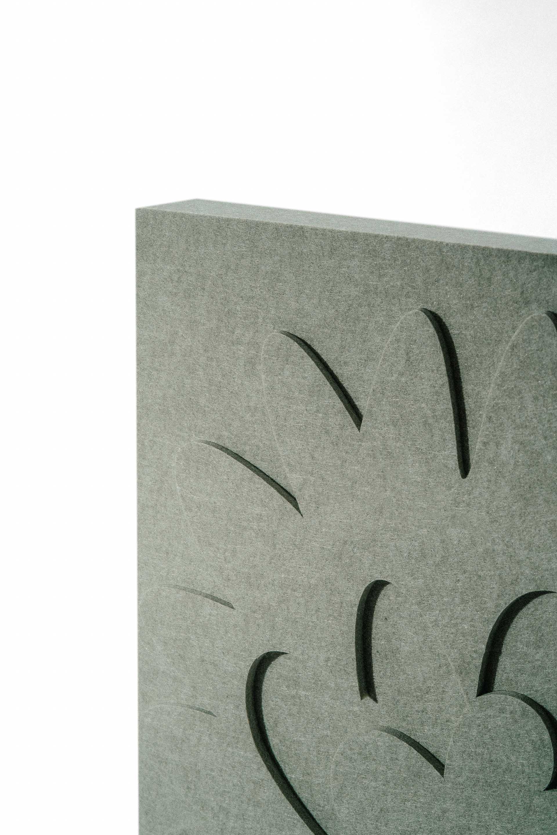 Pansy Bratek relief by LUDISM and Bafeo – sound-absorbing panel symbolizing friendship in Polish folk culture.