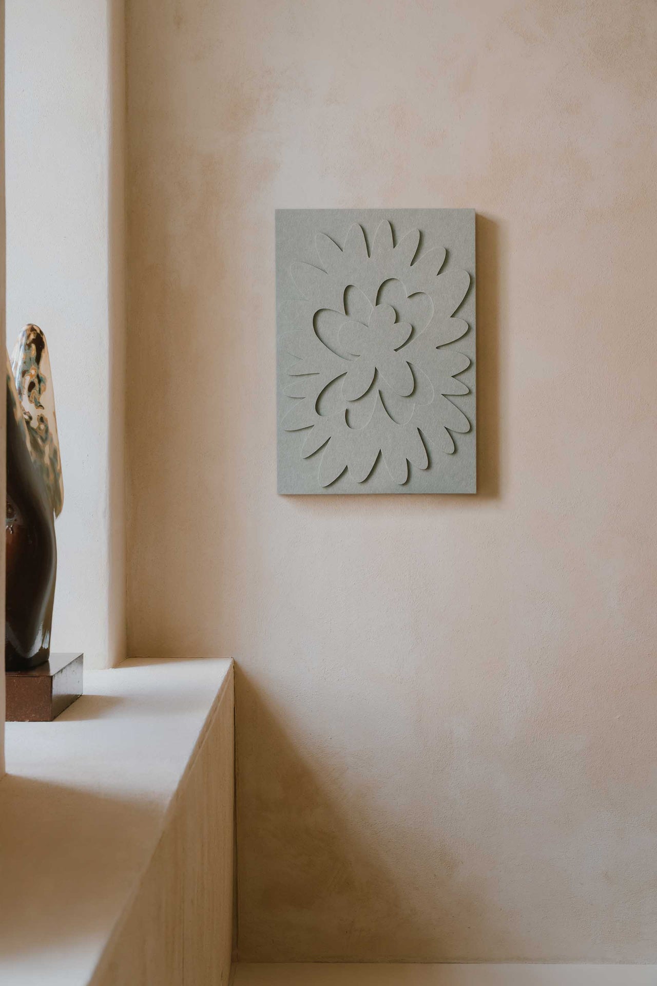 Pansy Bratek relief by LUDISM and Bafeo – sound-absorbing panel symbolizing friendship in Polish folk culture.