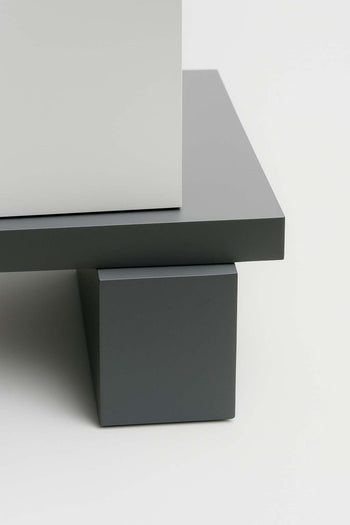Bratki Shelf